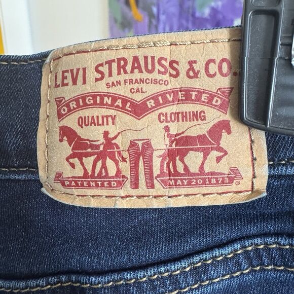 Levi's Women's 311 Shaping Skinny Mid Rise Tummy Slimming Jeans, Blue, Size 29 - Picture 6 of 9